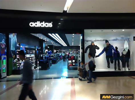 adidas en yakın mağazaları